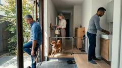 「帰宅のあいさつ」が次の興奮をつくる？犬を落ち着かせる「5〜10分ルール」と家の中を静かに保つコツ